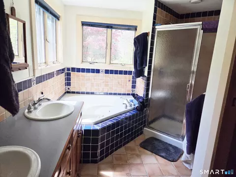 Bath - Undisclosed, Bethany, CT 06524 photo 1 of 3