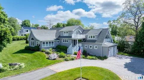 8 Owaneco Trl, Old Saybrook, CT 06475