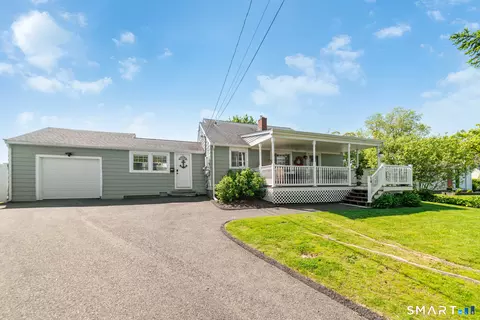 18 Catherine Ct, Milford, CT 06460