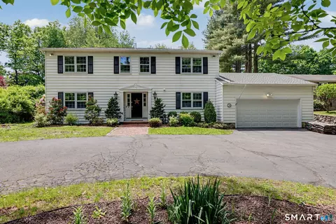 39 Cranbury Rd, Norwalk, CT 06851