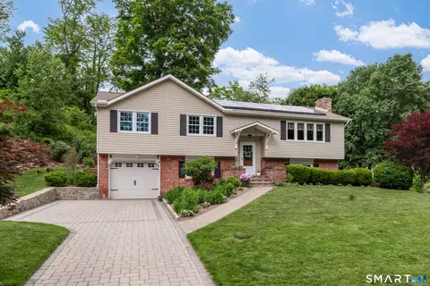 20 Stacy Ct, Cheshire, CT 06410