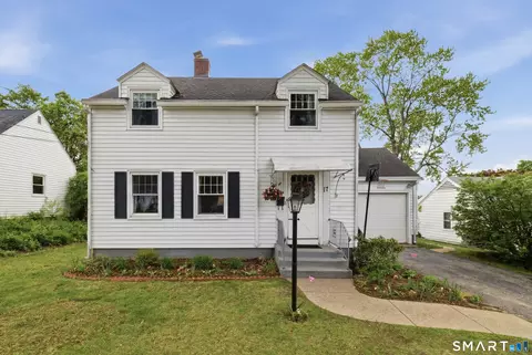 17 Riverdale Rd, Enfield, CT 06082