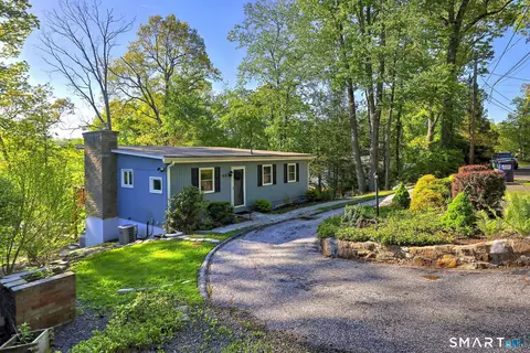 20 Oak Rd, New Milford, CT 06776