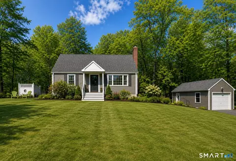 39 Freedom Dr, Canton, CT 06019