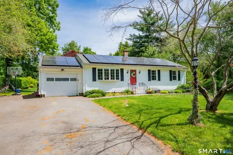 2 Hemlock Rd, Prospect, CT 06712