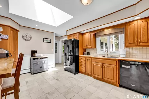 Kitchen - 2 Hemlock Rd, Prospect, CT 06712 photo 1 of 2