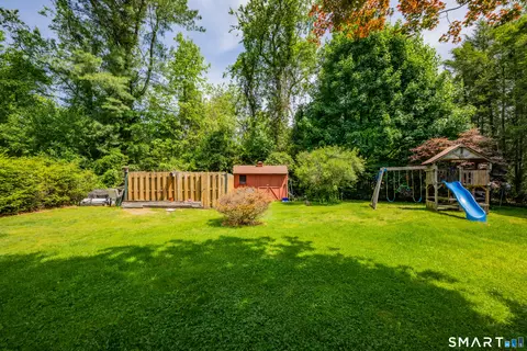 Exterior - 2 Hemlock Rd, Prospect, CT 06712 photo 9 of 9