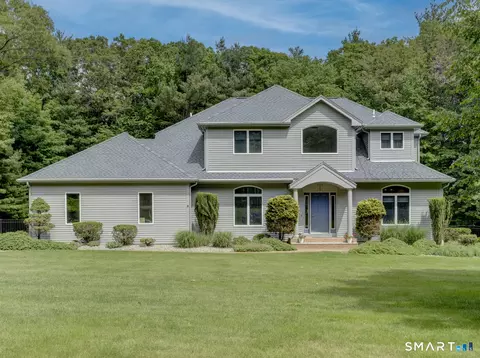 32 Avebury Ln, Tolland, CT 06084