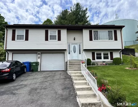 160 Cimarron Rd, Middletown, CT 06457