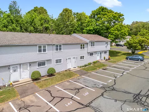 1081 New Haven Rd #14H, Naugatuck, CT 06770
