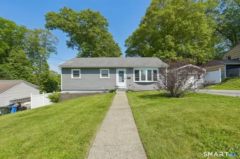 44 Clifton Pl, Norwich, CT 06360