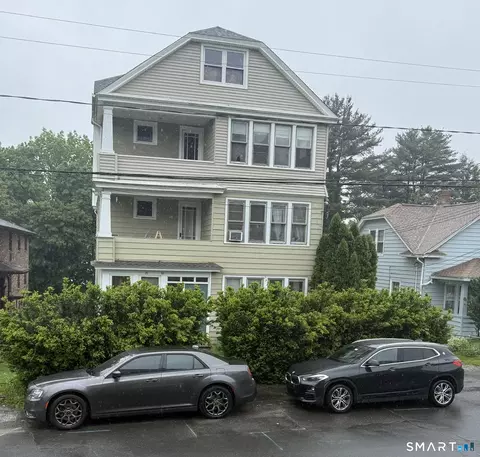 81 Chambers St, Waterbury, CT 06708