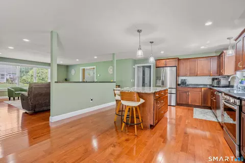 Kitchen - 5 Limric Ln, Suffield, CT 06078 photo 5 of 5