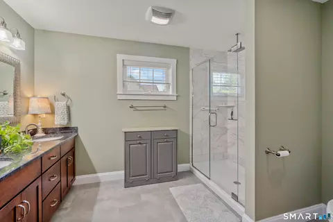 Bath - 5 Limric Ln, Suffield, CT 06078 photo 2 of 3