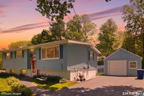 32 Highland Dr, Ledyard, CT 06339
