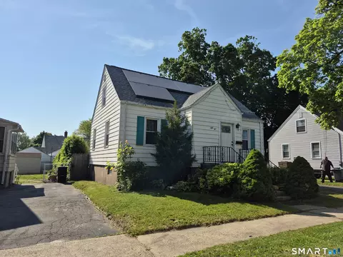 55 Massachusetts Ave, East Haven, CT 06512