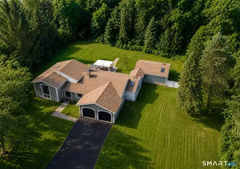 30 Rolling Hills Dr, Meriden, CT 06451