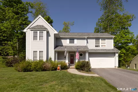 205 Oakbrook Ln, Torrington, CT 06790