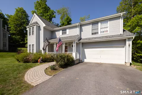 205 Oakbrook Ln, Torrington, CT 06790