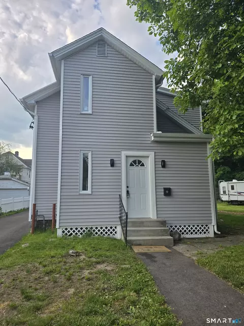 19 Jamaica St, Bristol, CT 06010