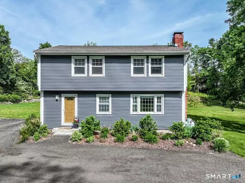 19 Botsford Hill Rd, Newtown, CT 06470