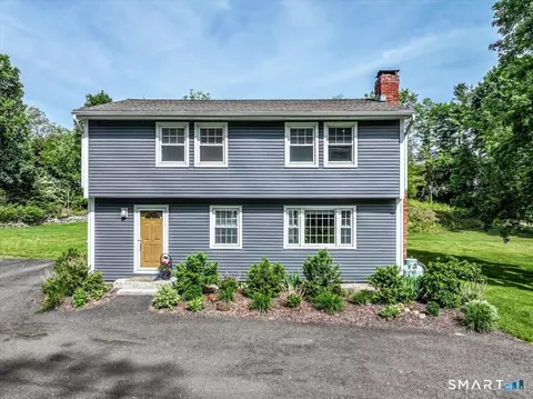 19 Botsford Hill Rd, Newtown, CT 06470