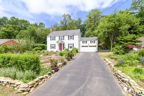 162 Killian Ave, Trumbull, CT 06611