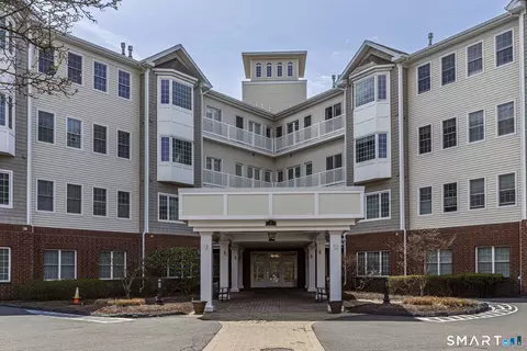 1 King Philip Dr #414, West Hartford, CT 06117