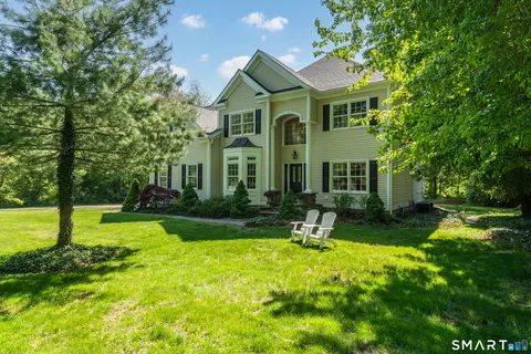 474 State St, Guilford, CT 06437