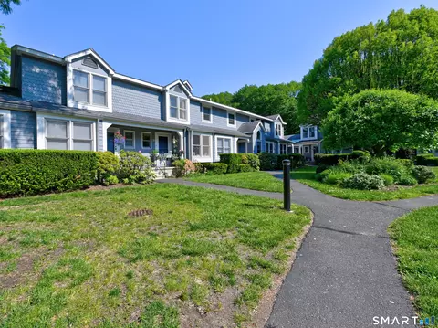 73 Fawn Ridge Ln #73, Norwalk, CT 06851