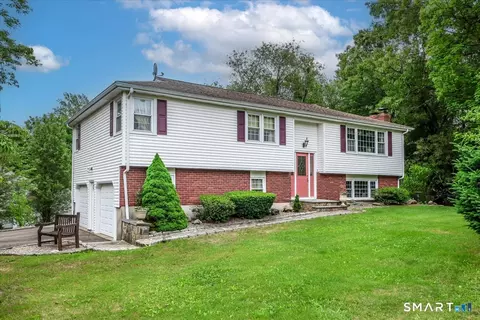 3 Poe Pl, Shelton, CT 06484