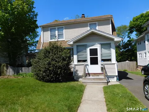 26 Pardee Pl, East Haven, CT 06512