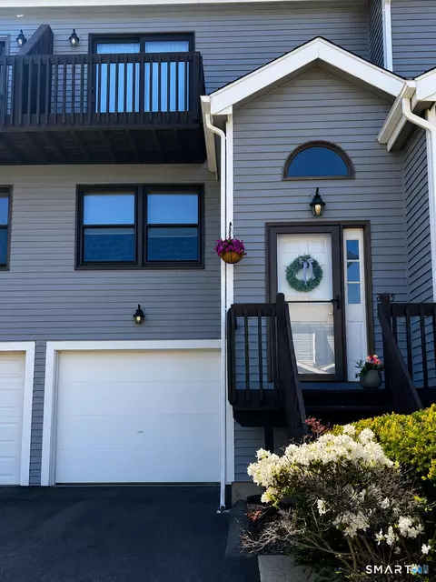 805 Lake Vista Dr #805, East Hampton, CT 06424