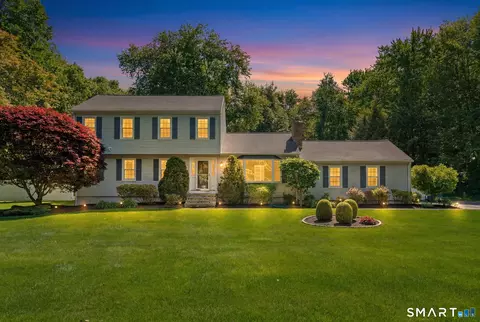 201 Skyview Dr, Southbury, CT 06488