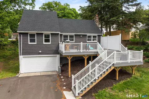 440 Lakeview Dr, Suffield, CT 06093