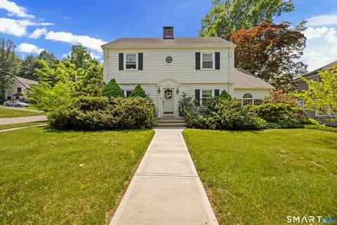 37 Ridgewood Ave, North Haven, CT 06473