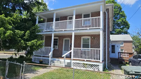 7 Horace St, Bridgeport, CT 06610