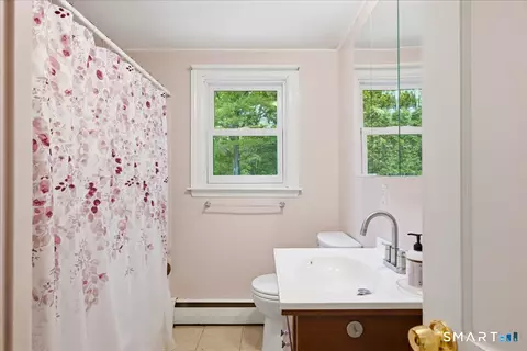 Bath - 48 Maple Rd, Mansfield, CT 06268 photo 1 of 4
