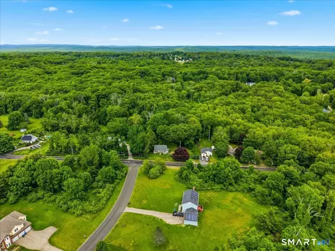 48 Maple Rd, Mansfield, CT 06268