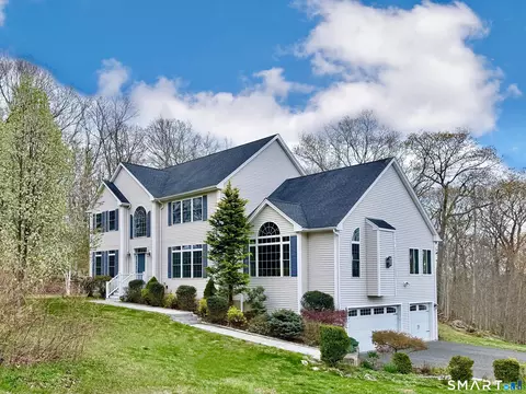 46 Hoseye Coach Rd, Newtown, CT 06470