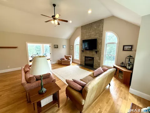 Living - 46 Hoseye Coach Rd, Newtown, CT 06470 photo 4 of 5