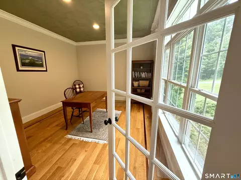 Entry Way - 46 Hoseye Coach Rd, Newtown, CT 06470 photo 3 of 5