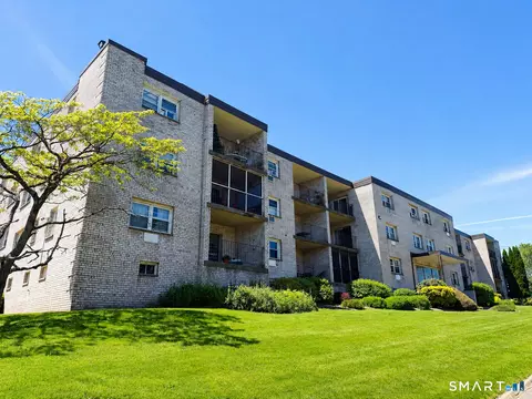 308 Meadowside Rd #306, Milford, CT 06460
