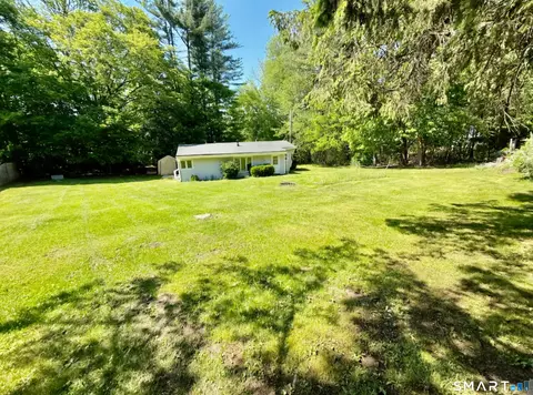 137 Boulevard Rd, Windham, CT 06256