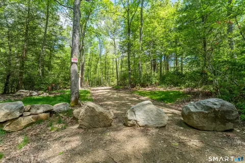 259 Quarry Rd, Woodstock, CT 06281