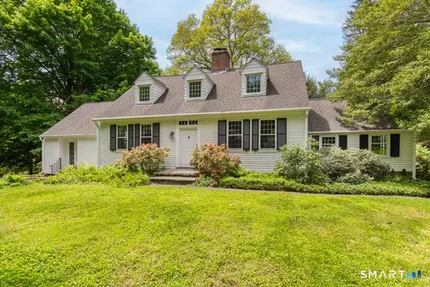 446 Amity Rd, Woodbridge, CT 06525