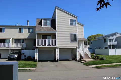 219 Crosswoods Rd #219, Branford, CT 06405
