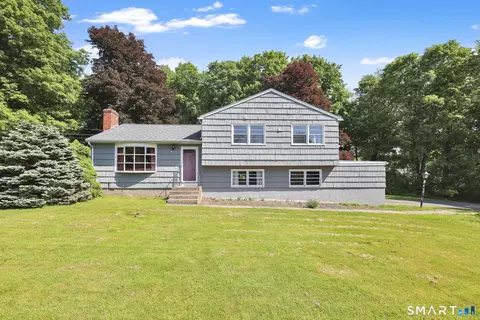 4 Long View Dr, Simsbury, CT 06070