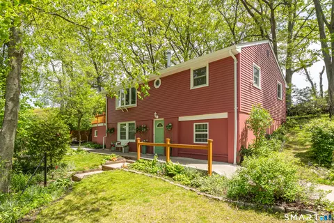 675 Bradley St, East Haven, CT 06512