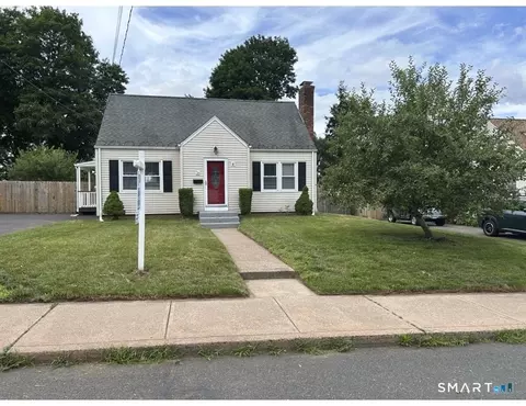 26 Trebbe Dr, Manchester, CT 06040